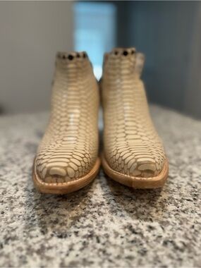 NEW Freebird by Steven Mandy Beige Snakeskin Ankle Booties